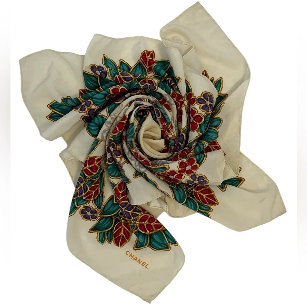 Chanel Vintage Gripoix Cream Silk Scarf Rare Print - Picture 5 of 6